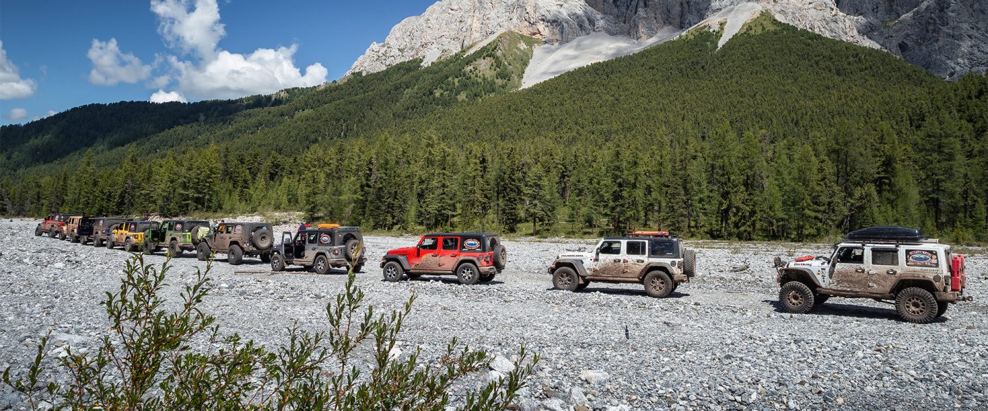 jeep-service-mopar-background
